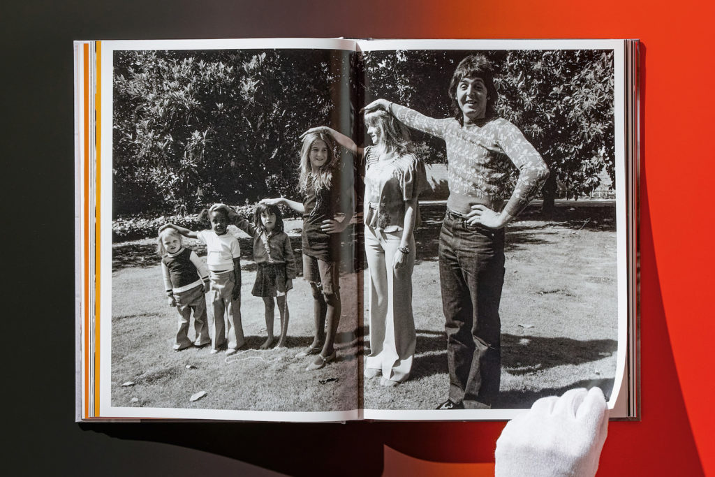 Paul McCartney Buch Innenseite Familie Harry Benson